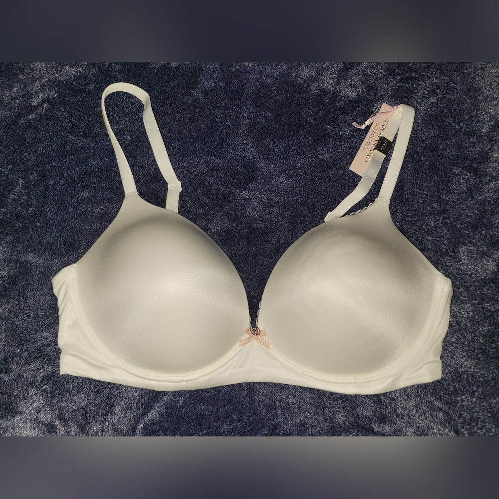 NWT Victoria's Secret Demi Bra 38D